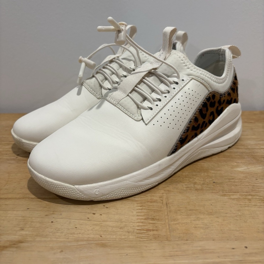 Clove Animal Print‎ Faux Fur White Brown Nurse Shoes Sneakers Women's Size 8